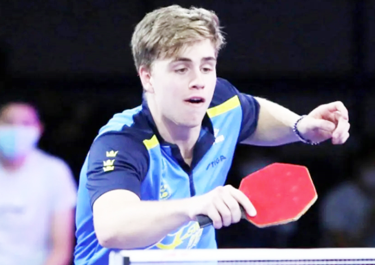 法国羽毛球队逆转日本羽毛球队，马琳制霸全场