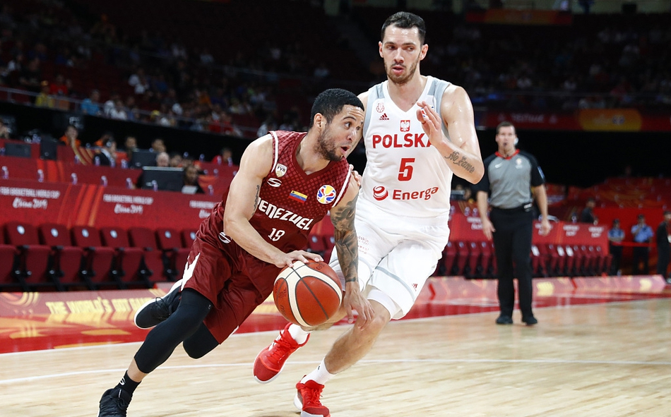 包含波兰轻取巴黎,阿拉巴统治全场的词条 包含波兰轻取巴黎,阿拉巴统治全场的词条