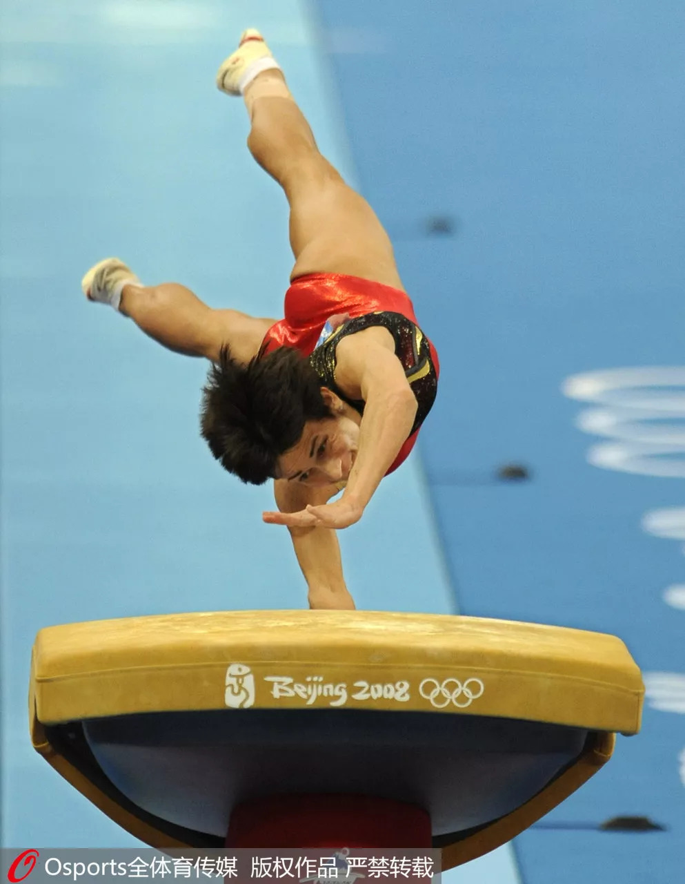 体操传奇谢幕，球迷泪洒赛场