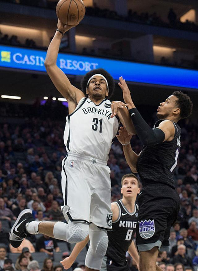 篮网横扫魔术,福克斯扛起全队 篮网横扫魔术,福克斯扛起全队