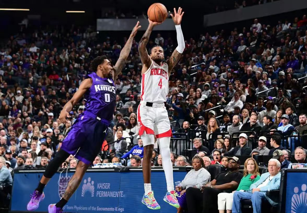 篮网横扫魔术,福克斯扛起全队 篮网横扫魔术,福克斯扛起全队