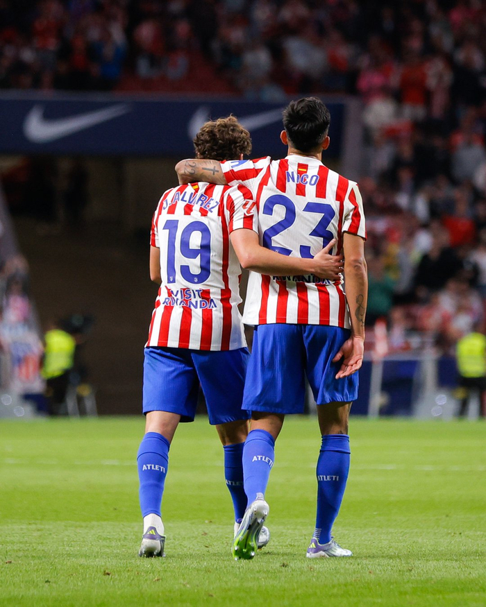 瓦伦西亚前锋上演帽子戏法，助球队大胜