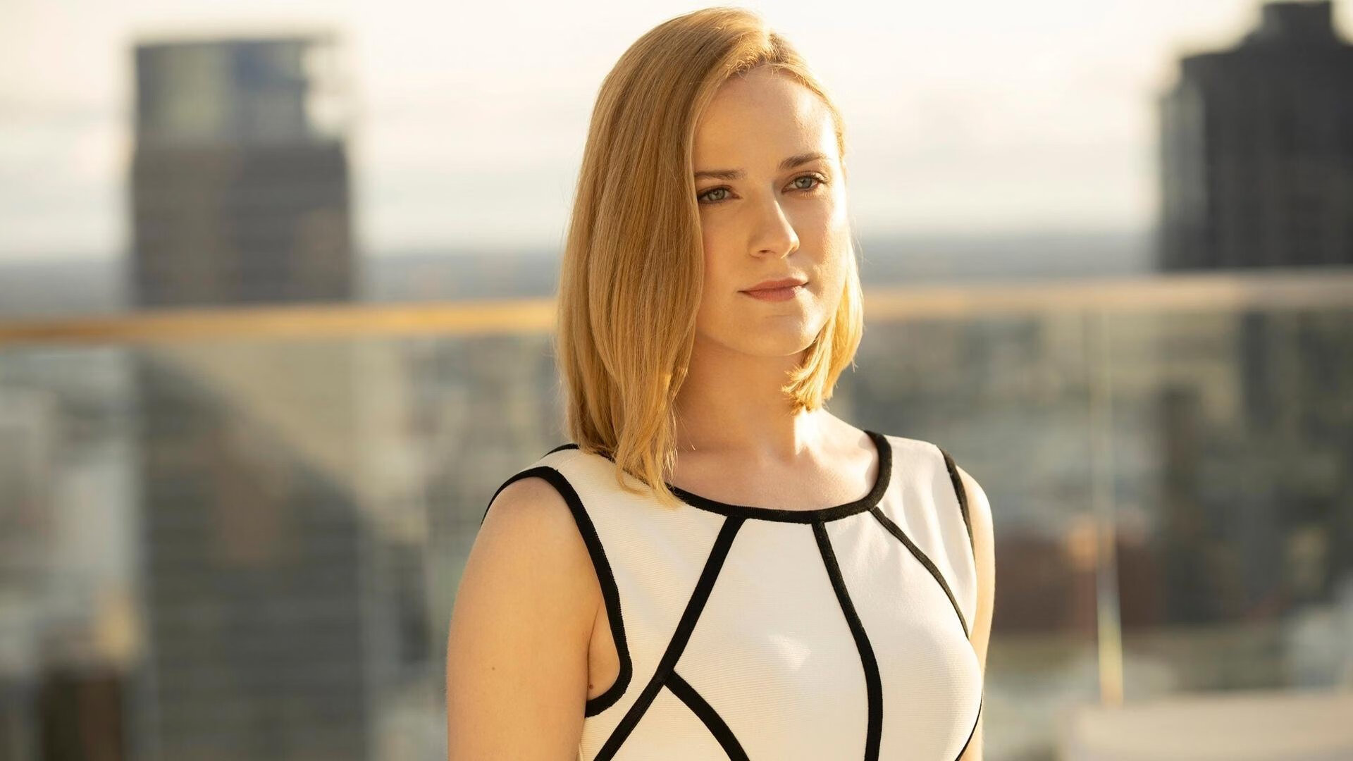 逆光冲线，阿隆索点燃赛场，法拉利终战力克阿斯顿马丁