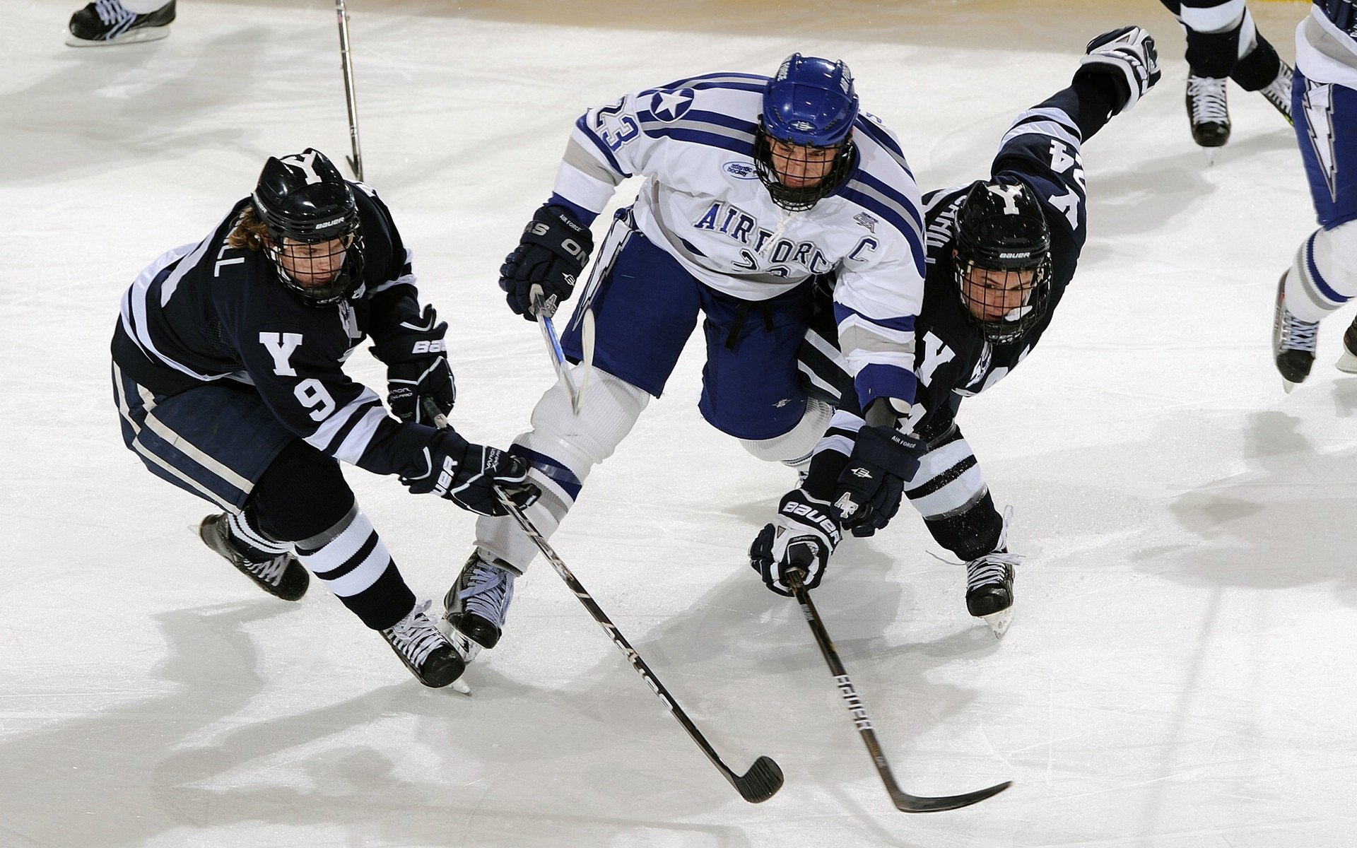 当魔术师遇上苦主，朱·霍勒迪如何让奥兰多陷入绝望循环？