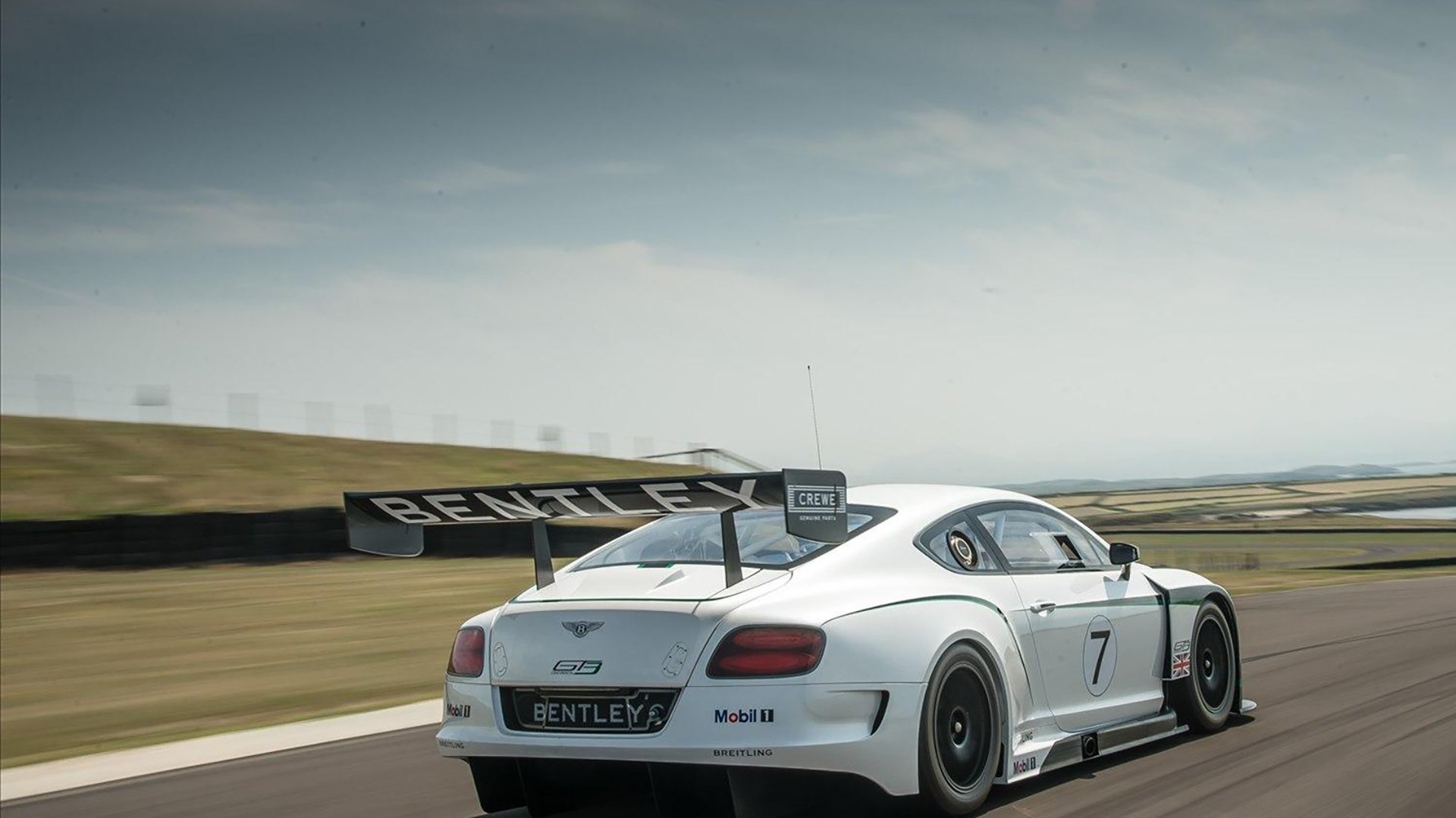 教科书之外的非典型英雄，萨卡如何用错误方式终结乌拉圭神话