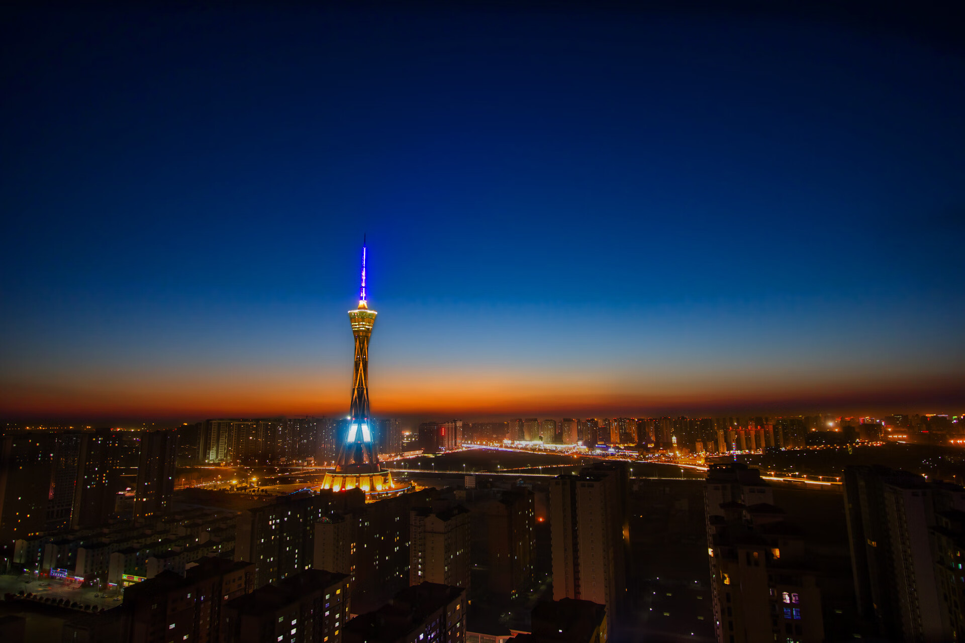 孤星照暗夜，当浓眉在鏖战废墟上刻下神迹