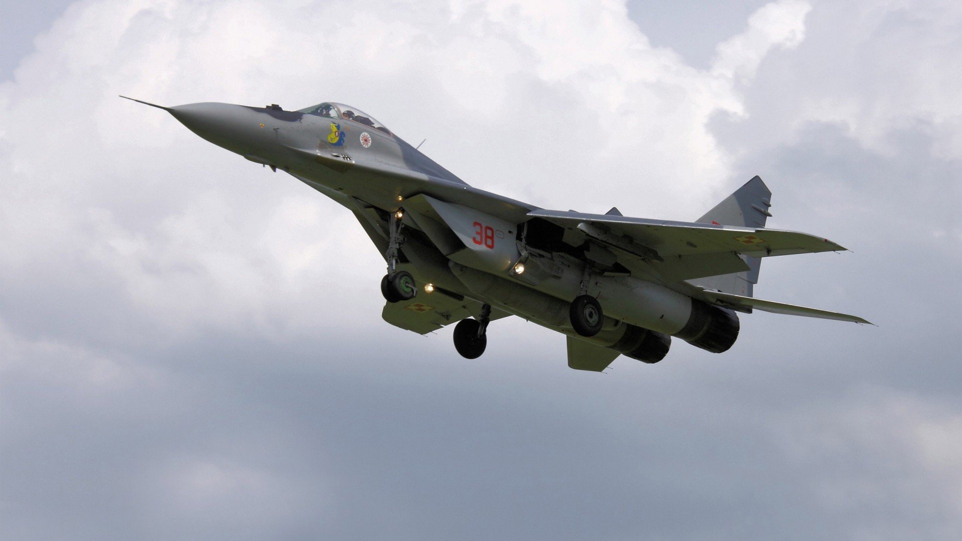 雄鹿血拼吉林队暗藏玄机，布克接管意甲焦点战，看似无关的王者觉醒